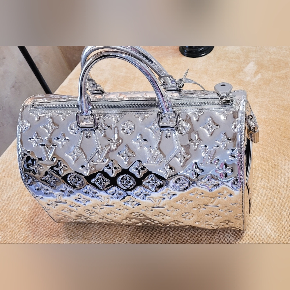 Louis Vuitton Limited Edition Silver Metallic Monogram Miroir Speedy 35 Bag. - Picture 3 of 16